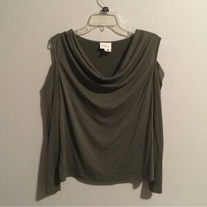 Green Shoulder-less Deletta Top